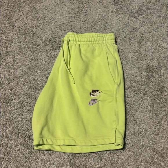 Nike Men's Neon Green Embroidered Swoosh Logos French Terry Shorts Size XL - Picture 5 of 6